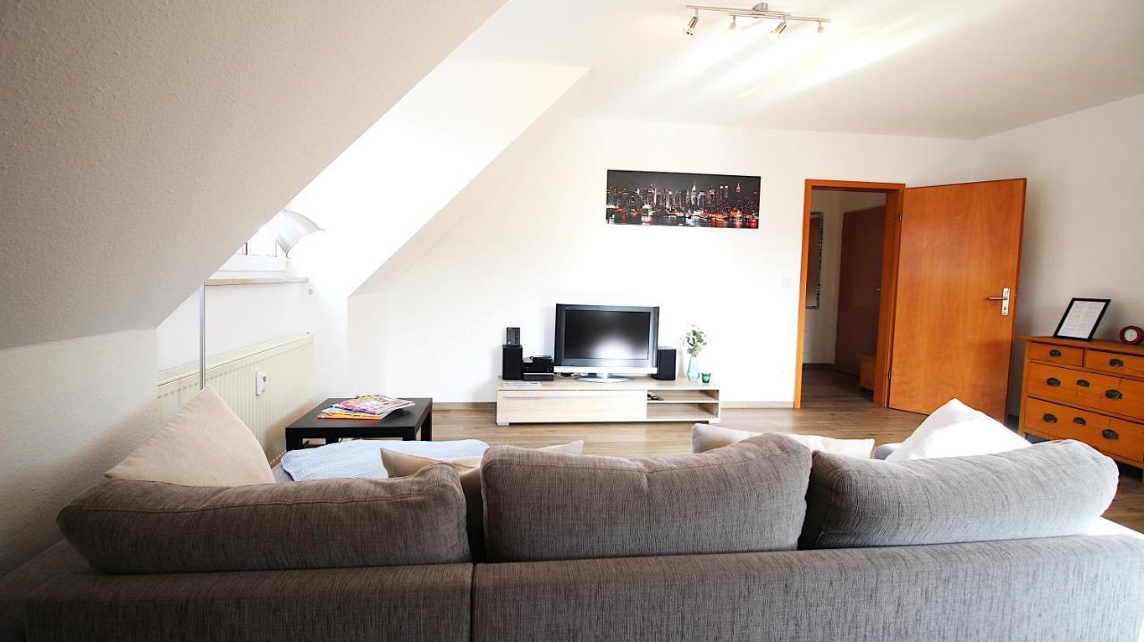 Homie Stay Zell - Apartment Mit Privatparkplatz Zell am Main 외부 사진