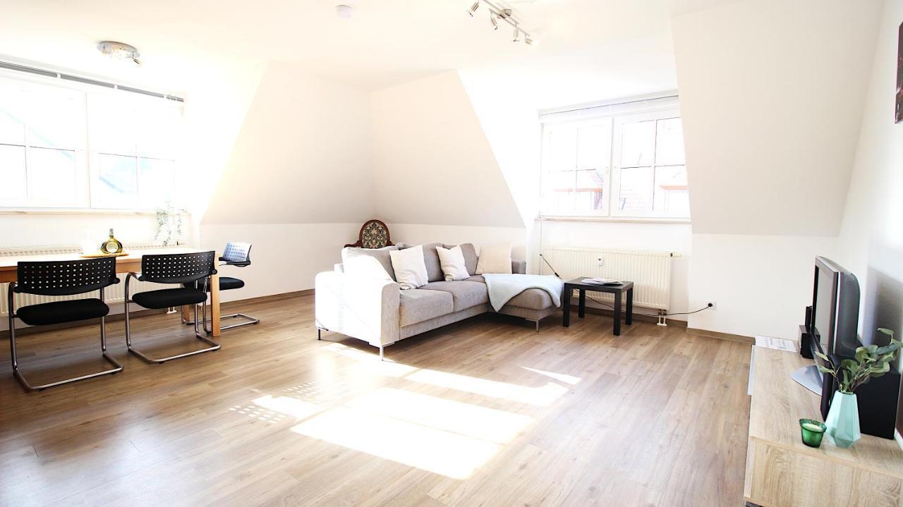 Homie Stay Zell - Apartment Mit Privatparkplatz Zell am Main 외부 사진