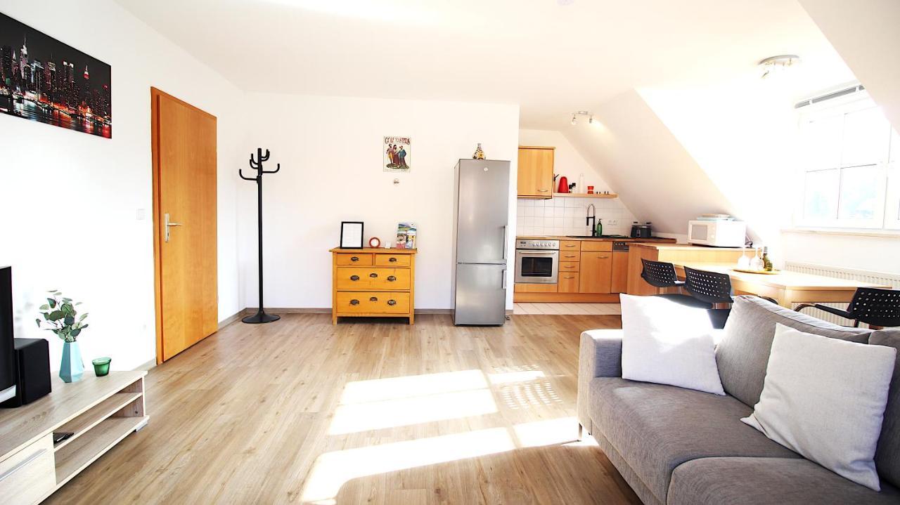 Homie Stay Zell - Apartment Mit Privatparkplatz Zell am Main 외부 사진